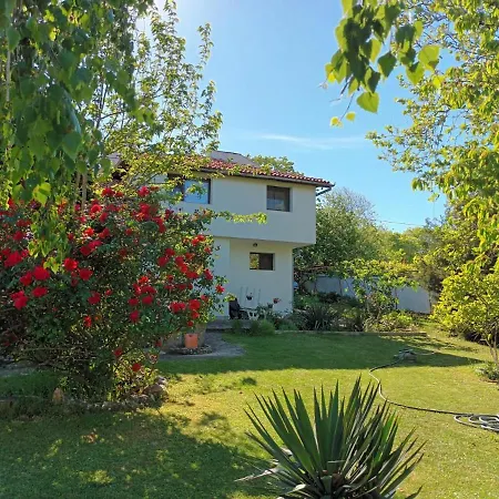 Holiday home Генералската Къща Sinemoretz
