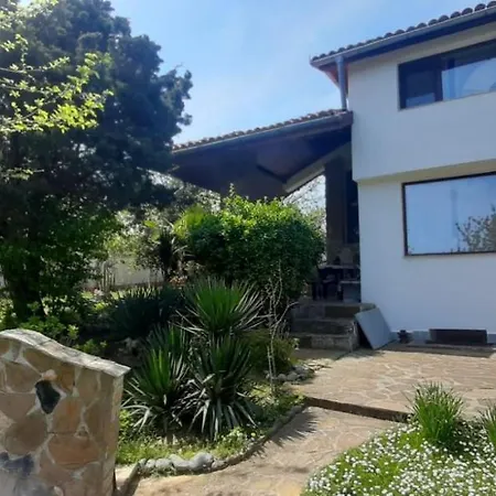 Генералската Къща Holiday home *